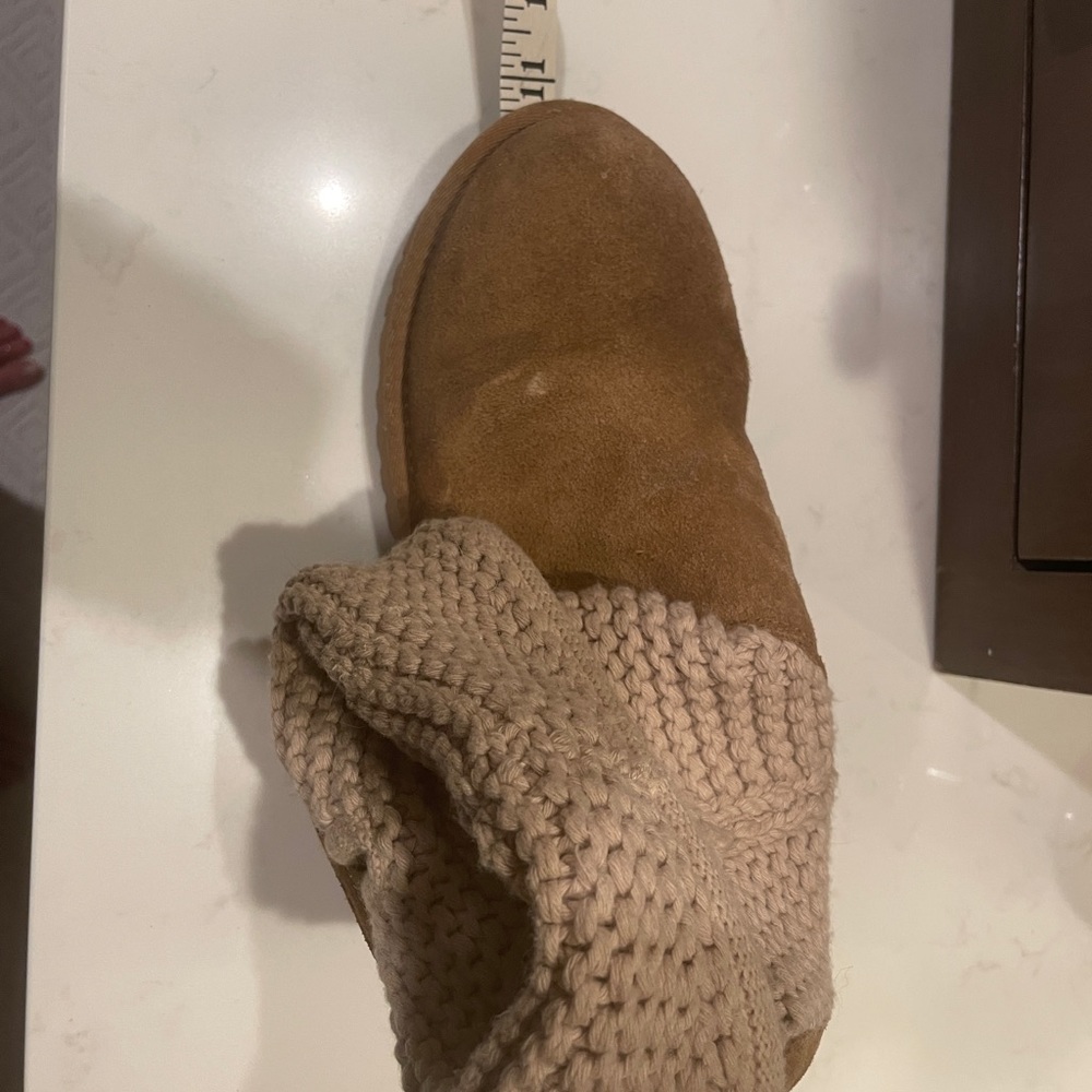 Ugg boots with sweater fold over top - Picture 10 of 10